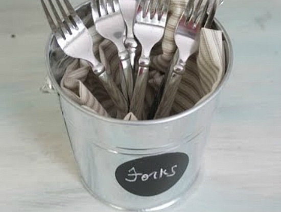 how to make chalk board labels.featured