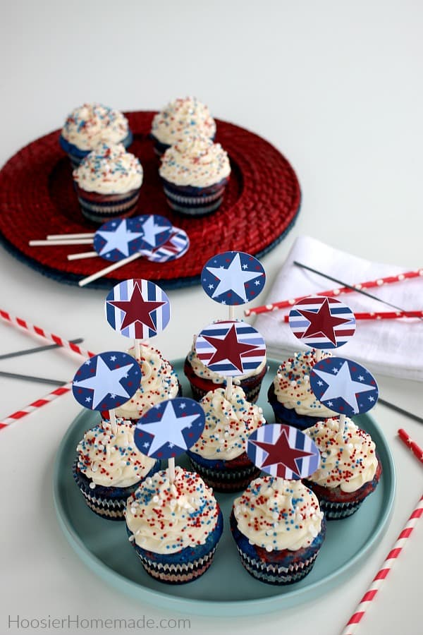 4th of July Cupcakes with toppers