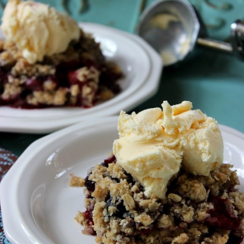 Simple Berry Cobbler