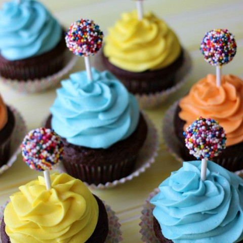 Cookies and cream cupcakes — Chocolats Favoris