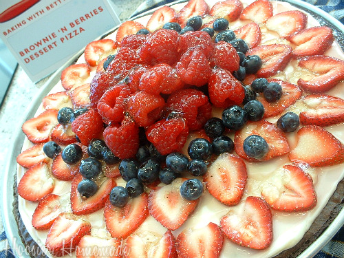 Brownie ‘n Berries Dessert Pizza