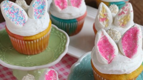 How to make marshmallow Easter bunny ears for a festive drink