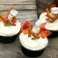 Campfire Cupcakes: S’Mores with Marshmallow Buttercream