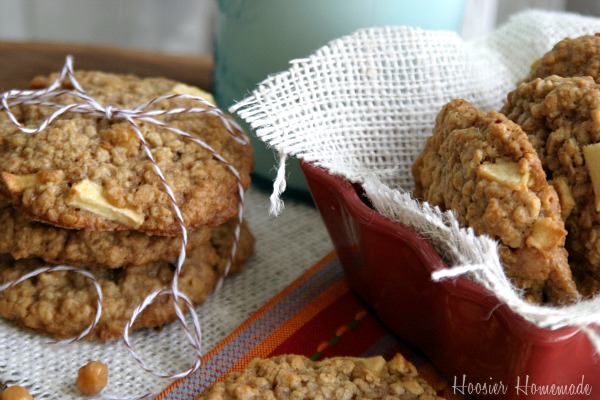 Apple Cookies with Oatmeal & Caramel