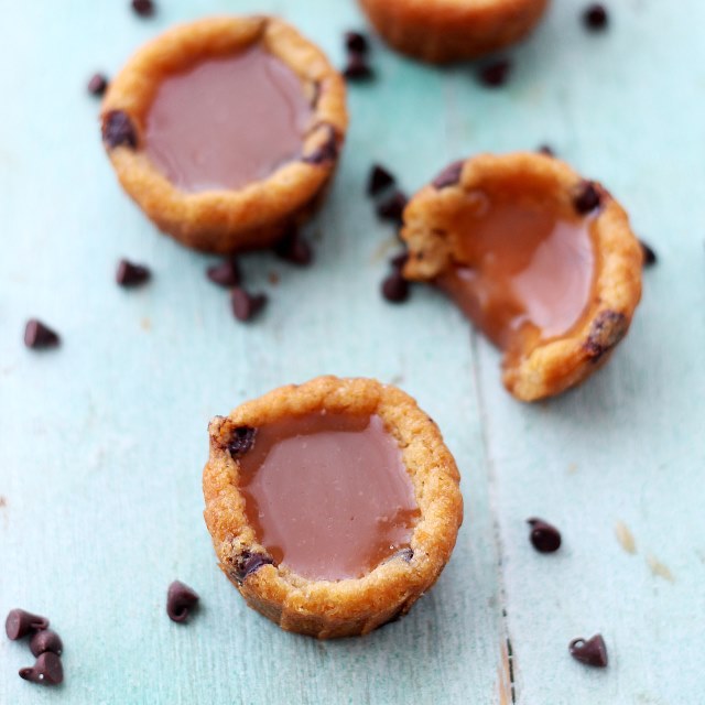 Salted Caramel Chocolate Chip Cookie Cups: Homemade Holiday Inspiration