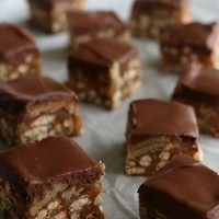 Caramel Pecan Pretzel Bars