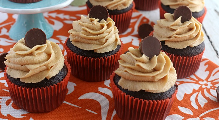 Chocolate Cupcakes with Peanut Butter Frosting