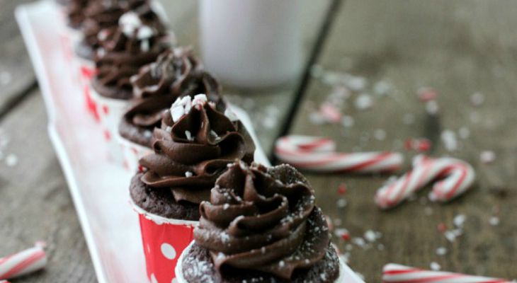 Mini Chocolate Peppermint Truffle Cupcakes: Holiday Inspiration