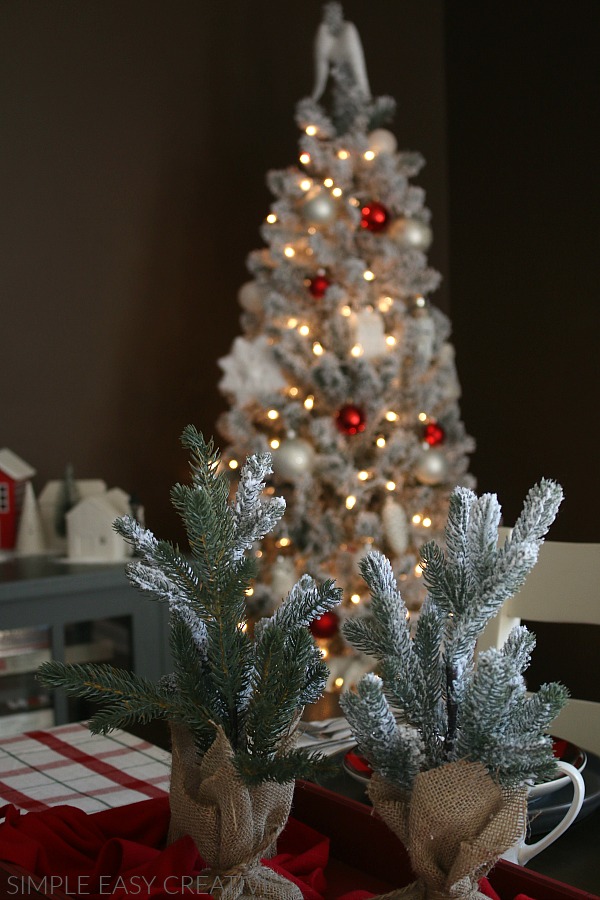 Dining Room Christmas Decorations