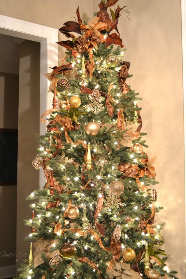 Christmas Tree Decorating Tips: Homemade Holiday Inspiration