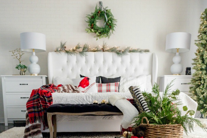 Christmas Bedroom Decor: Holiday Inspiration