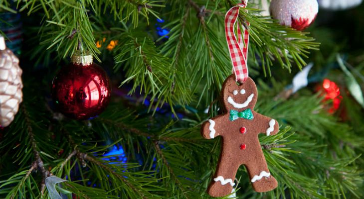 Homemade Cinnamon Ornaments: Holiday Inspiration