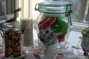 Christmas Tree Tour: Cupcake Tree - Hoosier Homemade