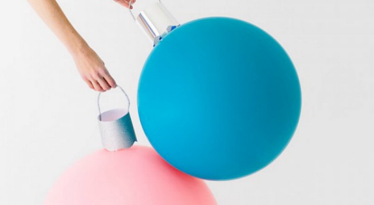 DIY Giant Ornament Balloons: Holiday Inspiration