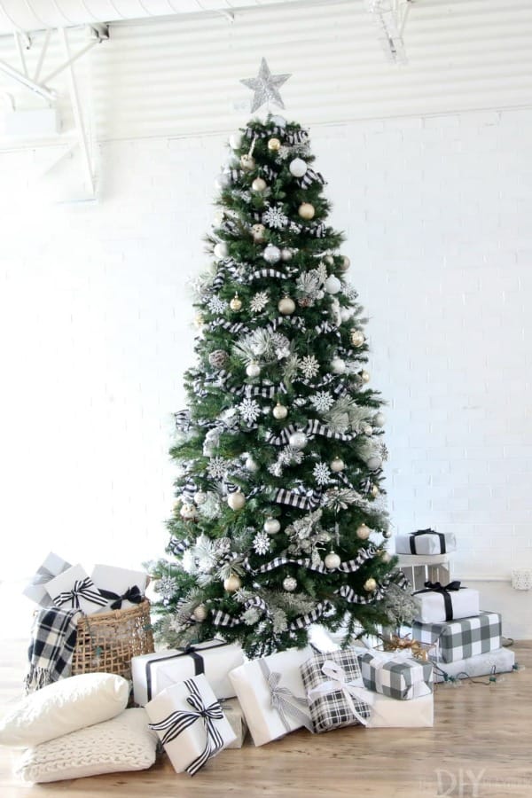 white and silver christmas tree decorating ideas