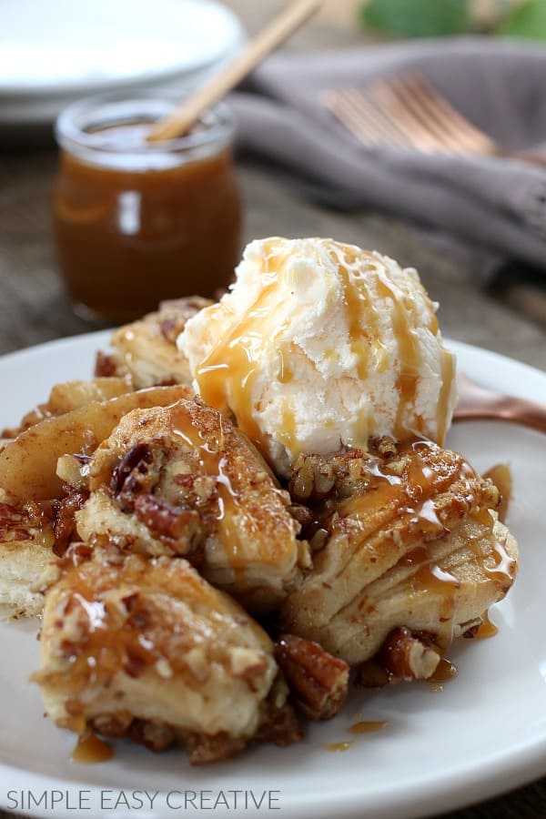 Apple Cobbler Recipe with Ice Cream and Caramel Sauce
