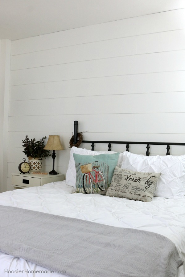 Farmhouse Bedroom Decorations