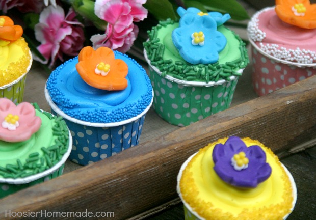 Mother’s Day Cupcakes: Flowers for Mom