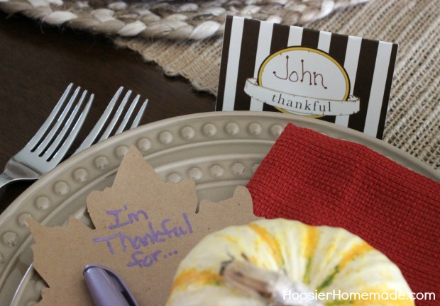 Add that special touch to your Thanksgiving table with these FREE Printable Thanksgiving Cards! Pin to your Thanksgiving Board!