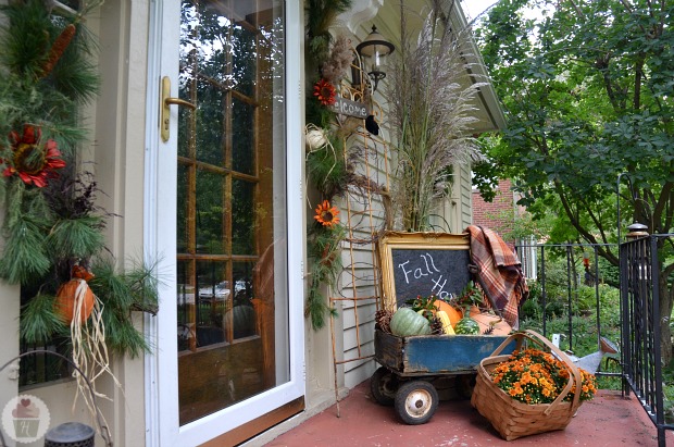 Fall Front Porch Decorating