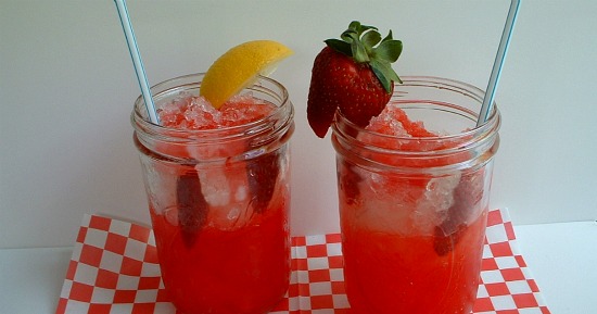 Frozen Strawberry Lemonade: Picnic Food