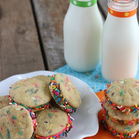 What's more fun than cookies and milk? Funfetti! This Funfetti Cookie Recipe is super easy to make, has a delicious flavor and the kids will have a blast making them into sandwich cookies!