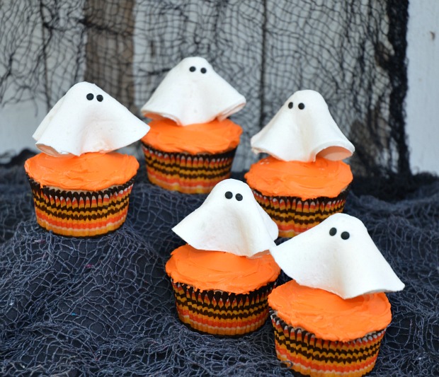 Floating Ghost Cupcakes for Halloween