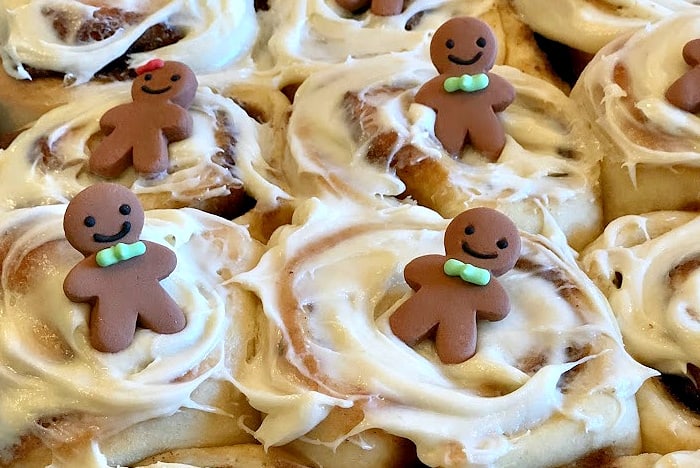 Simplified Holidays: Gingerbread Cinnamon Rolls