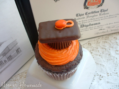 Cupcake Tuesday ~ Graduation Cupcakes