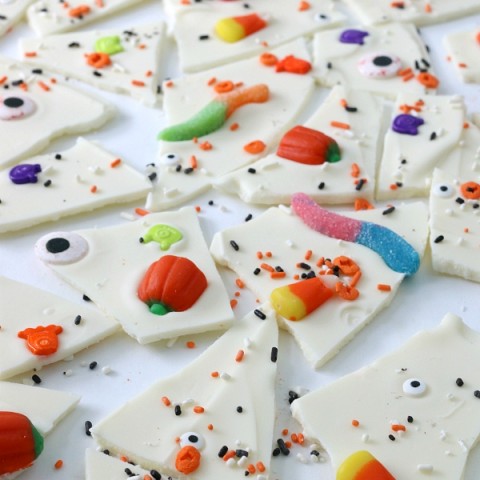 HALLOWEEN CANDY BARK