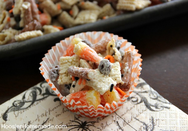 Halloween Treat: Candy Corn Party Mix