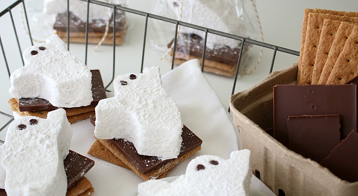 Halloween S’mores with Homemade Marshmallows