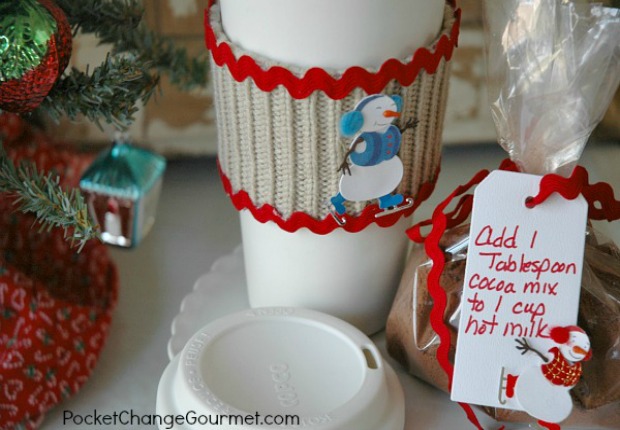 Hot Cocoa Mix and Drink Cozy: 100 Days of Homemade Holiday Inspiration