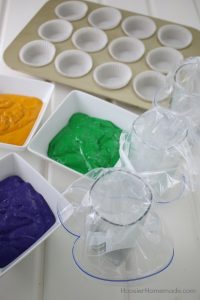 Mardi Gras Cupcakes with Free Printables - Hoosier Homemade