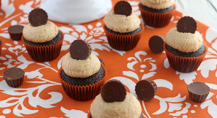 Mini Chocolate Peanut Butter Cup Cupcakes