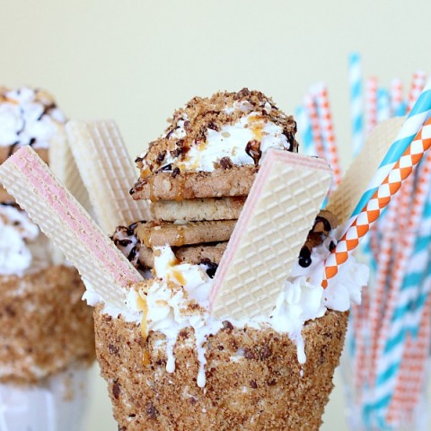 Freakshake with Oatmeal Chocolate Chip Cookies