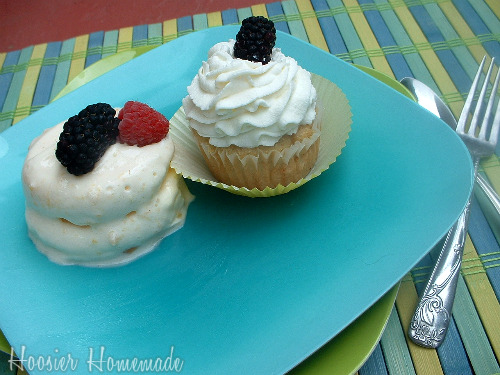 Peach Cupcakes: Cupcake Tuesday