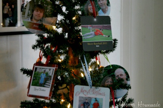 Christmas Tree Tour: Photo Tree