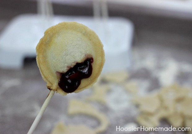 Blueberry Pie Pops