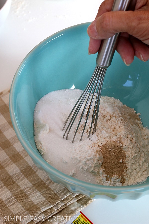 How to make homemade playdough