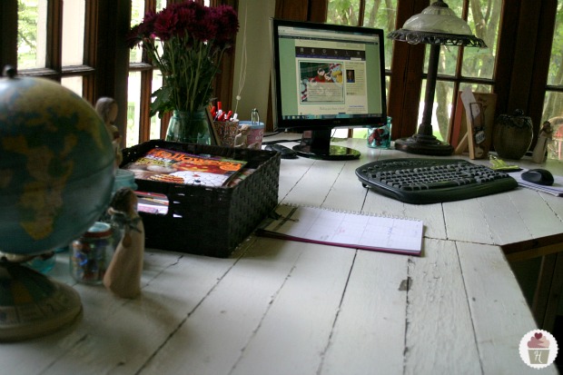 Rustic Office Desk: Pottery Barn Style