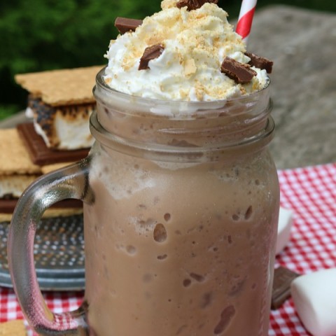 Do you LOVE S'mores? Love Iced Coffee? Well I have a treat for you! This S'mores Frappuccino Recipe is just like Starbucks but without the high cost!