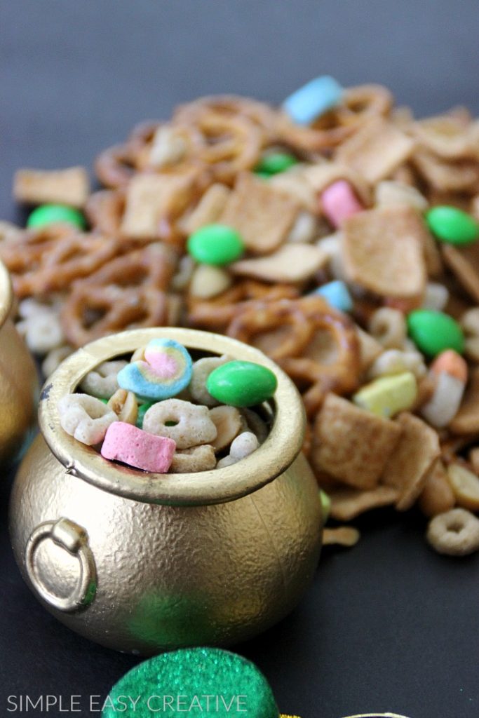 Leprechaun Snack Mix for St. Patrick's Day - Hoosier Homemade