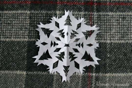 How to make Paper Snowflakes - Hoosier Homemade
