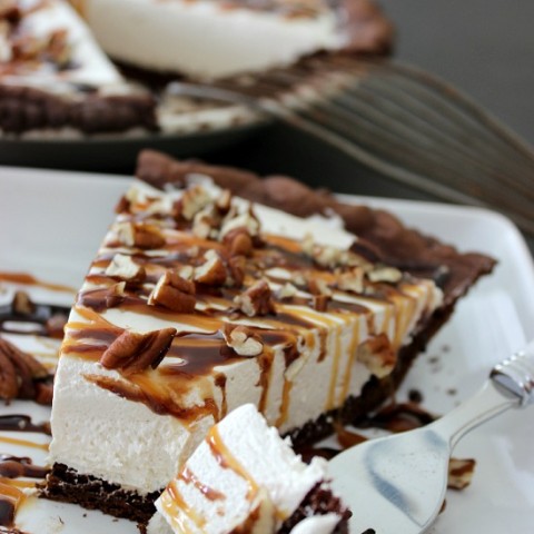 Turtle Cheesecake Pie