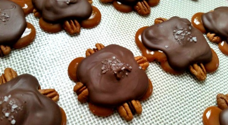 Homemade Turtles: Holiday Inspiration