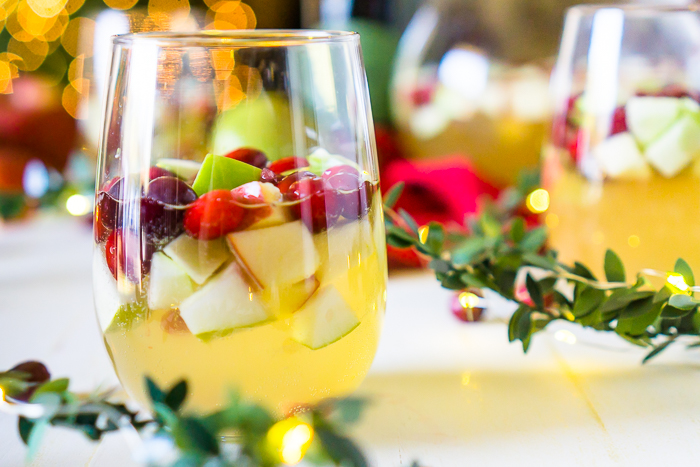 Christmas Sangria: Holiday Inspiration