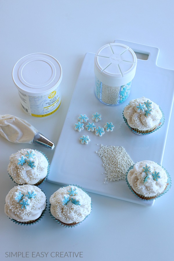 Cupcakes with Snowflakes