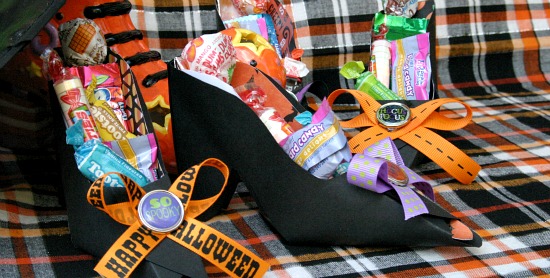 Halloween Party: Witch Shoe Party Favors