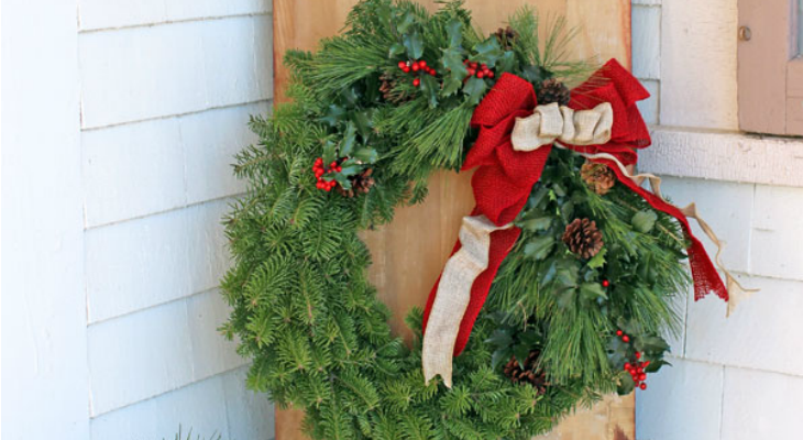 JOY Outdoor Wreath Sign: Holiday Inspiration